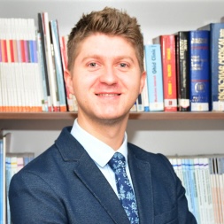 Dr. Marius Ungureanu